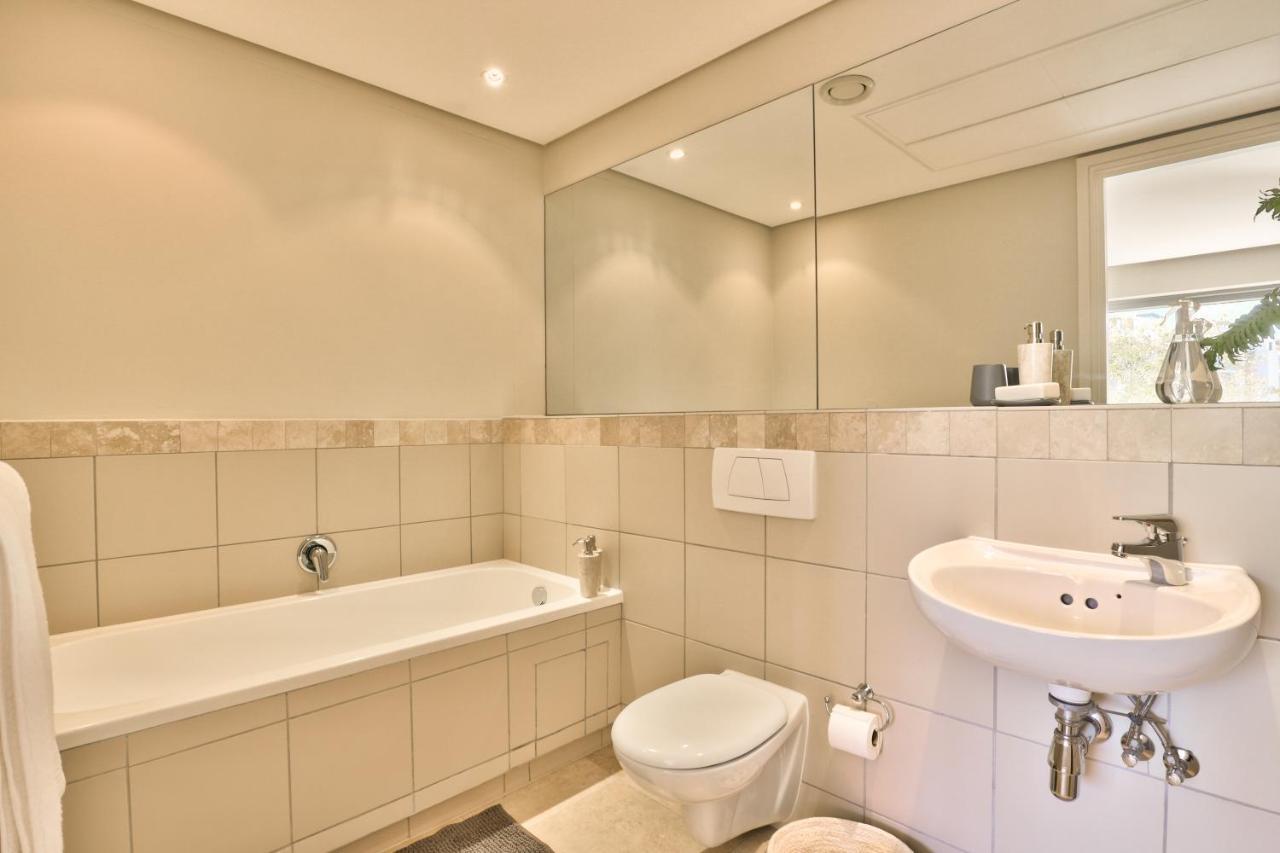 Elegant V&A Waterfront Canal Apartment Ciudad del Cabo Exterior foto